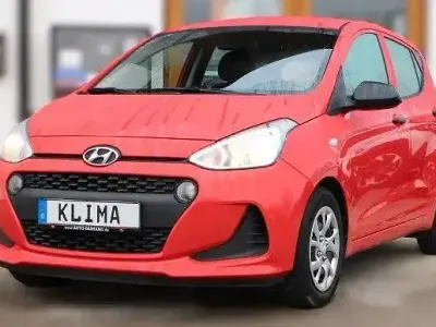 Gebraucht Hyundai i10 Select 67 PS (49 kW) 2020 Tomato red / sol Kleinwagen