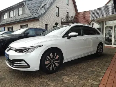 Gebraucht VW Golf VIII Move 131 PS (96 kW) 2024 Weiß Kombi