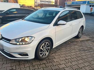 Gebraucht VW Golf VII 110 PS (80 kW) 2018 Weiß Kombi