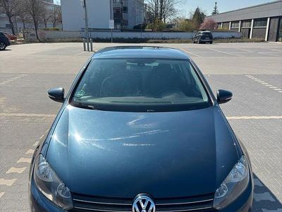 Gebraucht VW Golf VI 105 PS (77 kW) 2010 Blau Kleinwagen
