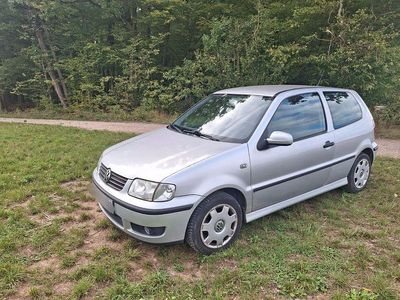 Gebraucht VW Polo Basis 75 PS (55 kW) 2001 Silber Limousine