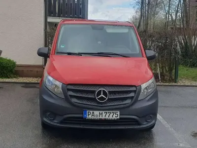 Gebraucht Mercedes Vito 114 PS (83 kW) 2016 Rot Van