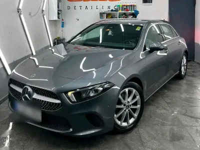 Gebraucht Mercedes A180 116 PS (85 kW) 2019 Grau Kleinwagen