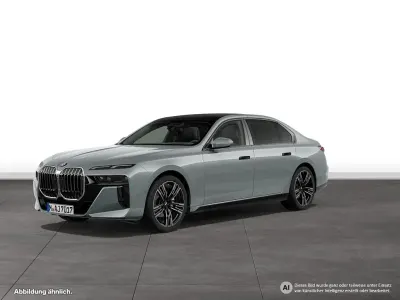 Gebraucht BMW 740 M Sport 299 PS (219 kW) 2025 Grau Limousine