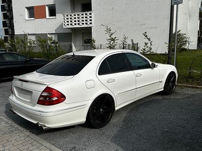 Usata Mercedes E500 306 CV (225 kW) 2006 Bianco Berlina