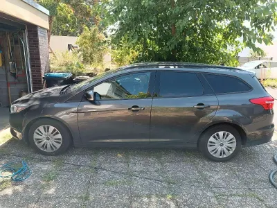 Gebraucht Ford Focus Business Edition 120 PS (88 kW) 2017 Grau Kombi