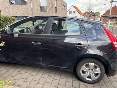 Usata Hyundai i30 109 CV (80 kW) 2010 Nero Utilitaria