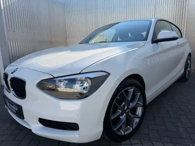 Gebraucht BMW 114 Performance 102 PS (75 kW) 2015 Weiß Kleinwagen