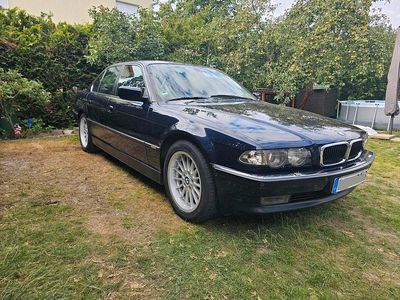 BMW 740