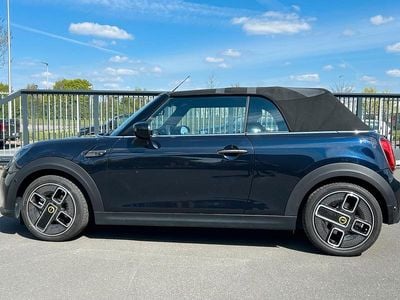 Gebraucht Mini Cooper SE Cabriolet 136 kW (185 PS) 2023 Schwarz Cabrio