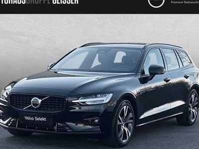 Onyx schwarz Gebraucht 2025 Volvo V60 Plus Kombi | 36.250 € (Superpreis)