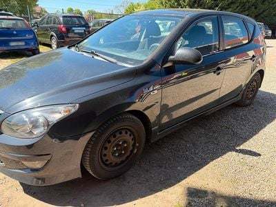 Second-hand Hyundai i30 90 CP (66 kW) 2011 Negru Berlinǎ