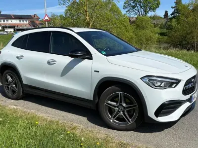 Używany Mercedes GLA250 AMG line 160 KM (117 kW) 2021 Biały SUV