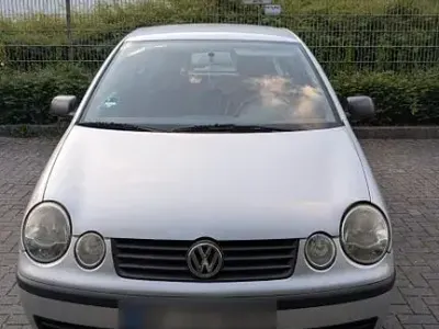 Gebraucht VW Polo Basis 54 PS (39 kW) 2003 Silber Limousine