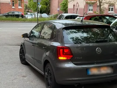 Gebraucht VW Polo 90 PS (66 kW) 2009 Grau Kleinwagen