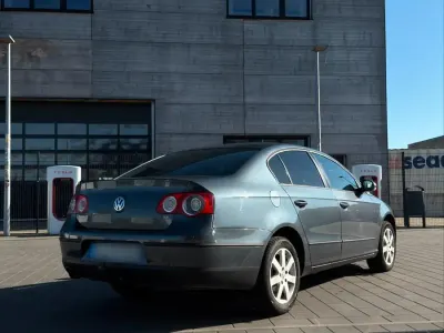 Gebraucht VW Passat 122 PS (89 kW) 2009 Limousine