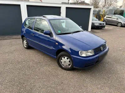 Gebraucht VW Polo 50 PS (36 kW) 1999 Blau Kleinwagen