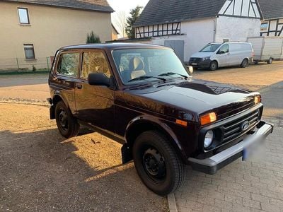 Gebraucht Lada niva 83 PS (61 kW) 2018 Violet SUV