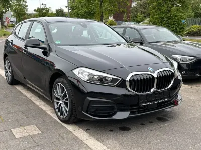Gebraucht BMW 118 Advantage 136 PS (100 kW) 2021 Schwarz ii (668) Limousine