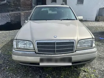 Gebraucht Mercedes C250 Elegance 150 PS (110 kW) 1996 Gold Limousine