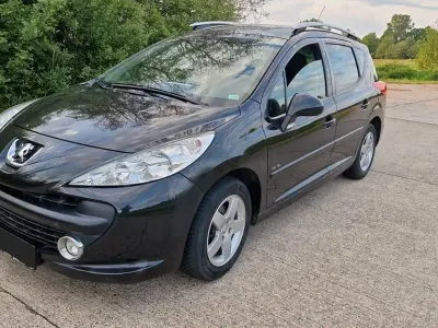 Gebraucht Peugeot 207 Urban Move 73 PS (53 kW) 2009 Schwarz Kombi