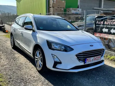 Gebraucht Ford Focus 120 PS (88 kW) 2019 Frostweiß Kombi