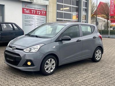 Gebraucht Hyundai i10 Basis 67 PS (49 kW) 2015 Grau Kleinwagen
