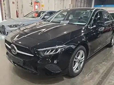 Gebraucht Mercedes A250 163 PS (119 kW) 2023 Schwarz Limousine