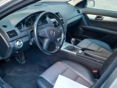 Gebraucht Mercedes C180 157 PS (115 kW) 2010 Grau Limousine