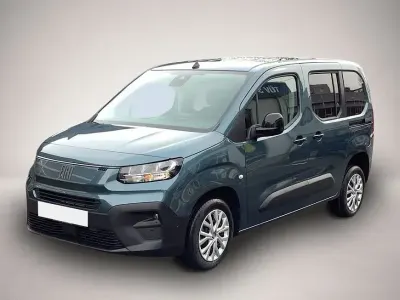 Gebraucht Fiat Doblò 102 PS (75 kW) 2026 Blau Van / Kleinbus