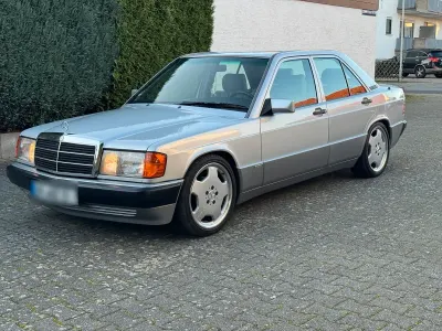 Gebraucht Mercedes 190 122 PS (89 kW) 1991 Silber Limousine