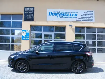 Second-hand Ford S-MAX Titanium 150 CP (110 kW) 2022 Negru Monovolum