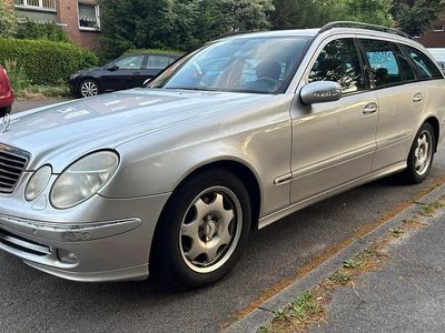 Mercedes E200
