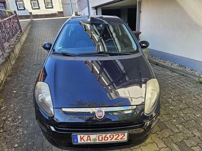 Second-hand Fiat Punto 69 CP (50 kW) 2011 Albastru Hatchback
