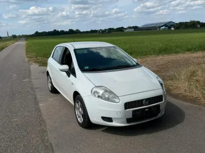 Gebraucht Fiat Punto 65 PS (47 kW) 2009 Weiß Kleinwagen