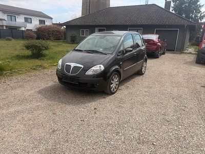 Second-hand Lancia Musa 101 CP (74 kW) 2005 Maro Monovolum