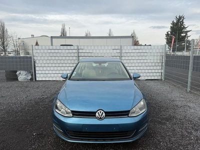 Gebraucht VW Golf VII Comfortline 105 PS (77 kW) 2013 Blau Limousine