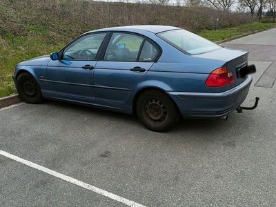 Gebraucht BMW 320 136 PS (100 kW) 1998 Blau Limousine