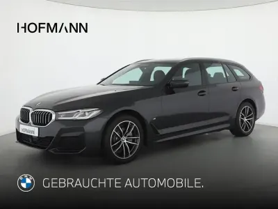 Gebraucht BMW 520 M Sport 190 PS (139 kW) 2023 Sophistograu brillanteffekt metallic Limousine