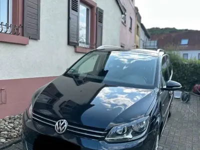 Gebraucht VW Touran Cup 140 PS (102 kW) 2014 Schwarz Van / Kleinbus
