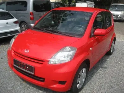 Gebraucht Daihatsu Sirion 69 PS (50 kW) 2009 Rot Kleinwagen