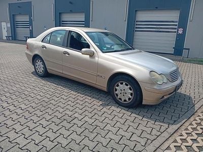 Mercedes C200