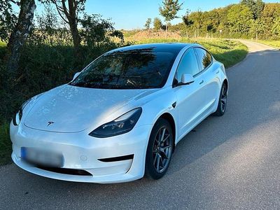 Gebraucht Tesla Model 3 Standard Range Plus 239 kW (325 PS) 2021 Weiß Limousine