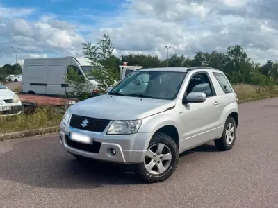 Second-hand Suzuki Grand Vitara 129 CP (94 kW) 2011 Argintiu SUV