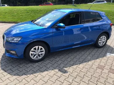 Gebraucht Skoda Fabia Selection 95 PS (69 kW) 2024 Raceblau metallic Kleinwagen