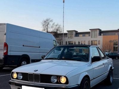 Gebraucht BMW 318 Cabriolet 104 PS (76 kW) 1983 Weiß Cabrio