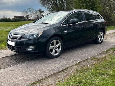 Gebraucht Opel Astra 125 PS (91 kW) 2012 Schwarz Kombi