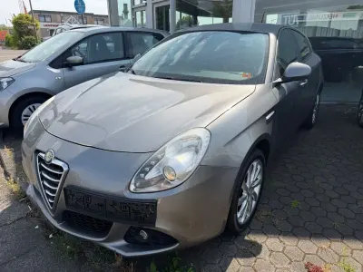 Gebraucht Alfa Romeo Giulietta Turismo 170 PS (125 kW) 2012 Grau Kleinwagen