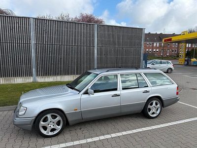 Usata Mercedes E320 Sportline 220 CV (161 kW) 1994 Argento Station wagon