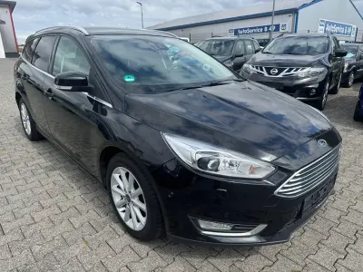 Gebraucht Ford Focus Titanium 120 PS (88 kW) 2015 Schwarz Kombi
